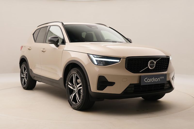 Volvo XC40 (2026) B3 AUT DARK PLUS - fotka 14 z 60