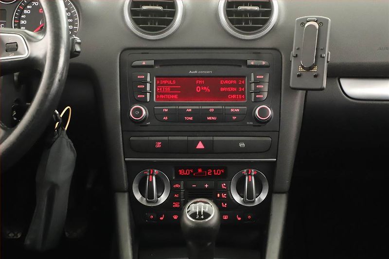 Audi A3 (2010) 1.6 TDI, Tempomat - fotka 11 z 13