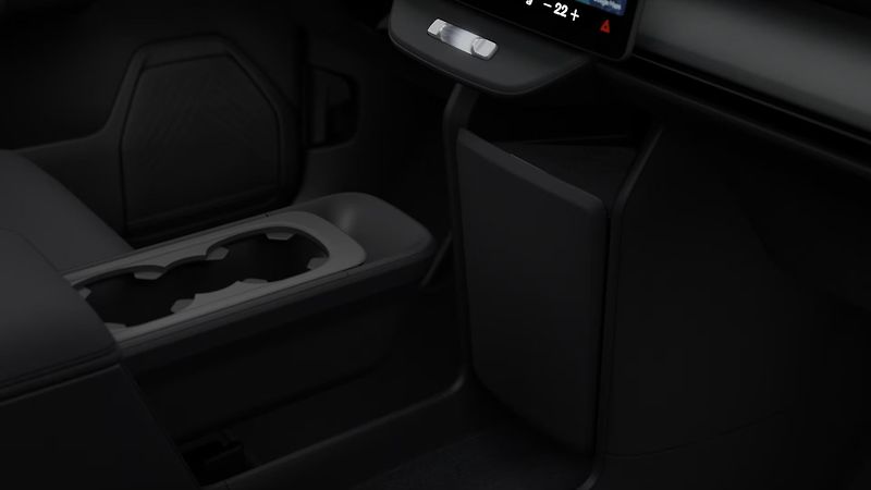 Volvo EX60 (2026) PURE ELECTRIC PLUS  - fotka 11 z 12
