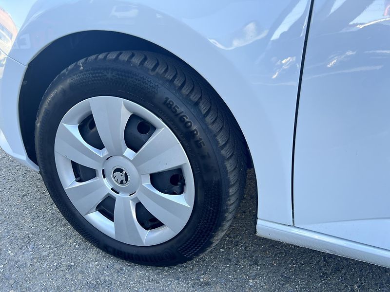 Škoda Fabia Drive 1.0TSi 81kw DSG TEMPOMAT - fotka 41 z 46