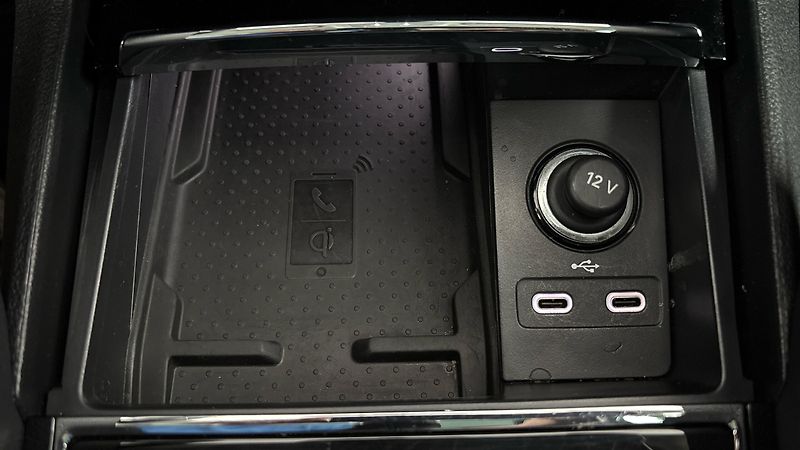 Škoda Karoq 1.5 TSI Style - fotka 21 z 27