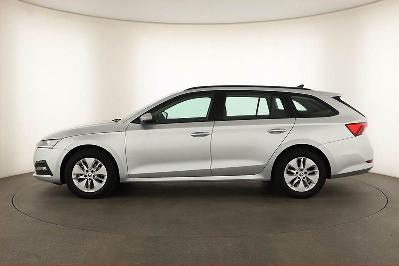 Škoda Octavia (2023) Ambition 2.0 TDI - fotka 3 z 20
