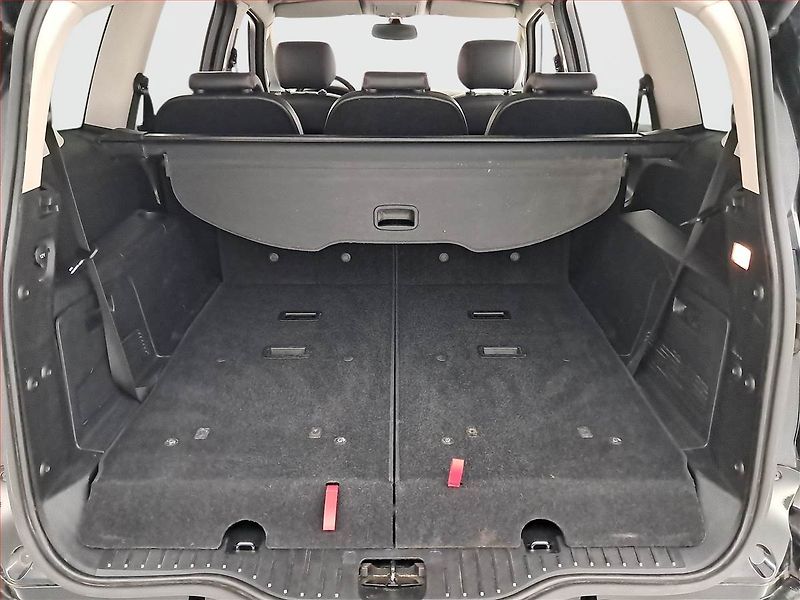 Ford S-MAX (2009) Titanium 2.2 TDCi, 7 míst - fotka 14 z 21