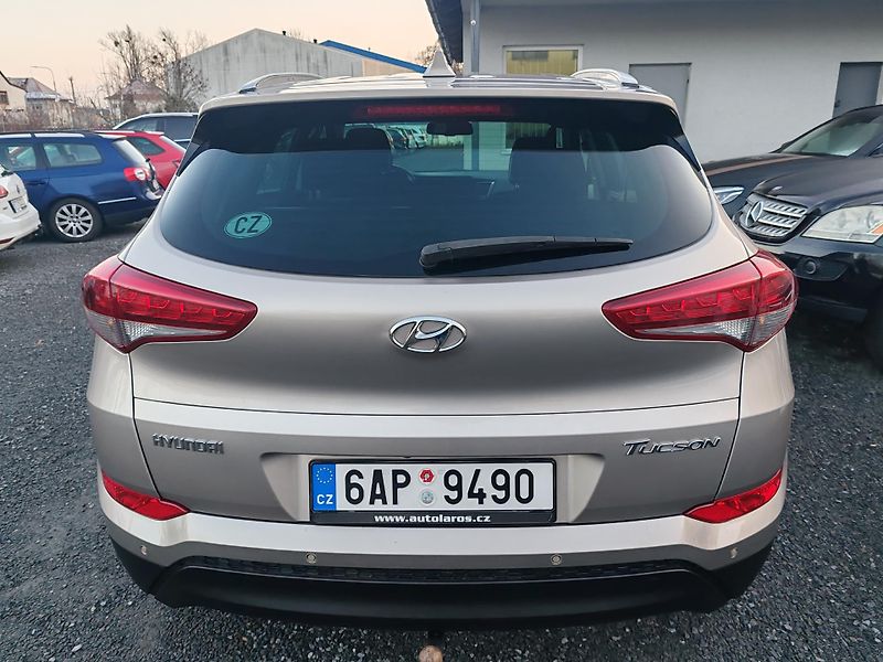 Hyundai Tucson 1.7 CRDi 1. májitel - fotka 6 z 24