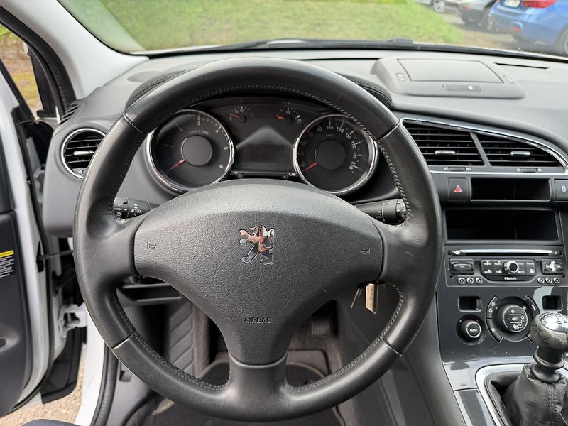 Peugeot 3008 1.6 HDI - fotka 18 z 24