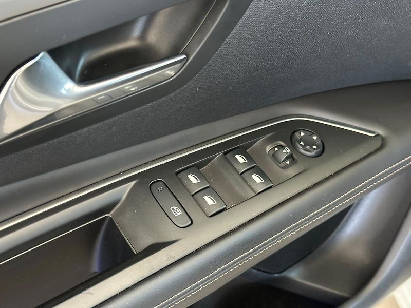 Peugeot 3008 (2018) 2.0BlueHDi,181HP,GT,ČR,DPH - fotka 18 z 21
