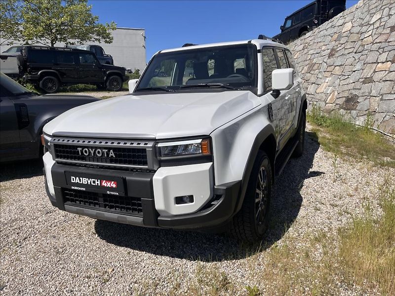 Toyota Land Cruiser 250 2,4i T 8AT Allrounder SE 7 - fotka 3 z 36