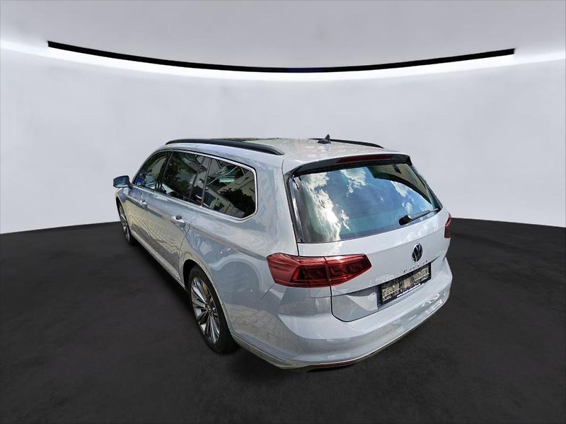 Volkswagen Passat 2,0 TDI PANORAMA WEBASTO TAŽNÉ - fotka 3 z 11