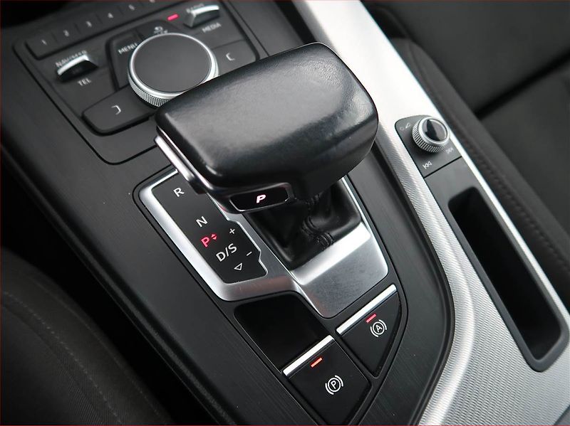 Audi A4 (2018) 40 TFSI, Automat, Navi - fotka 13 z 24