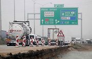Provoz a práce na rozšiřování D1 u Brna mezi 194. a 196. kilometrem.