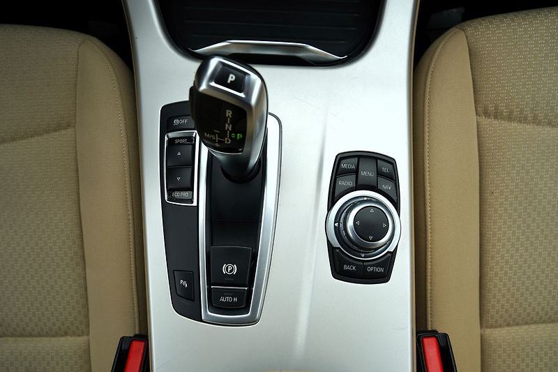 BMW X3 2.0d sDrive/AT/150 PS/šíbr - fotka 31 z 40