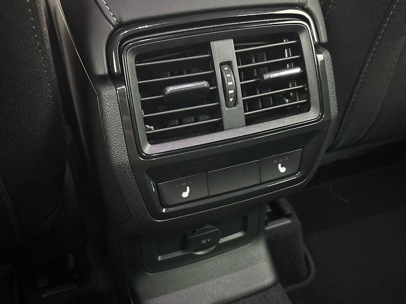 Škoda Karoq (2026) Sportline - fotka 28 z 36