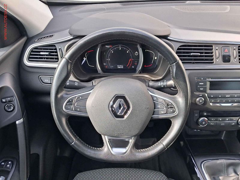 Renault Kadjar (2015) 1.6dCi 4WD, ČR, AC, TZ, park - fotka 11 z 17