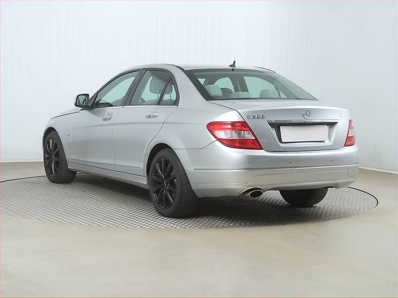 Mercedes-Benz Třídy C (2008) C 200 Kompressor, Automat - fotka 4 z 15