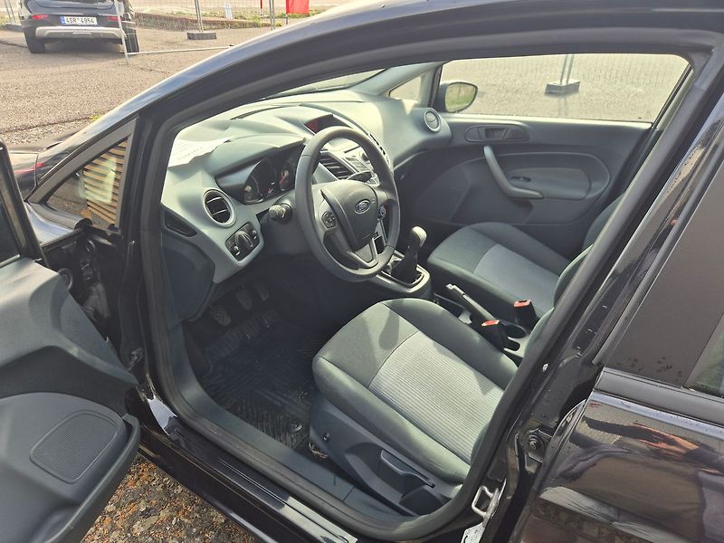 Ford Fiesta 1.2i 44kW, klima - fotka 9 z 22