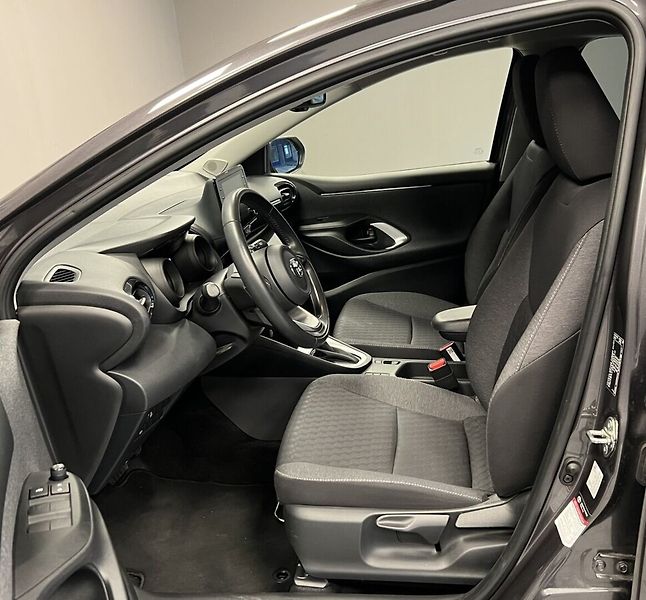 Toyota Yaris 1.5 Hybrid AT COMFORT STYLE TE - fotka 8 z 16