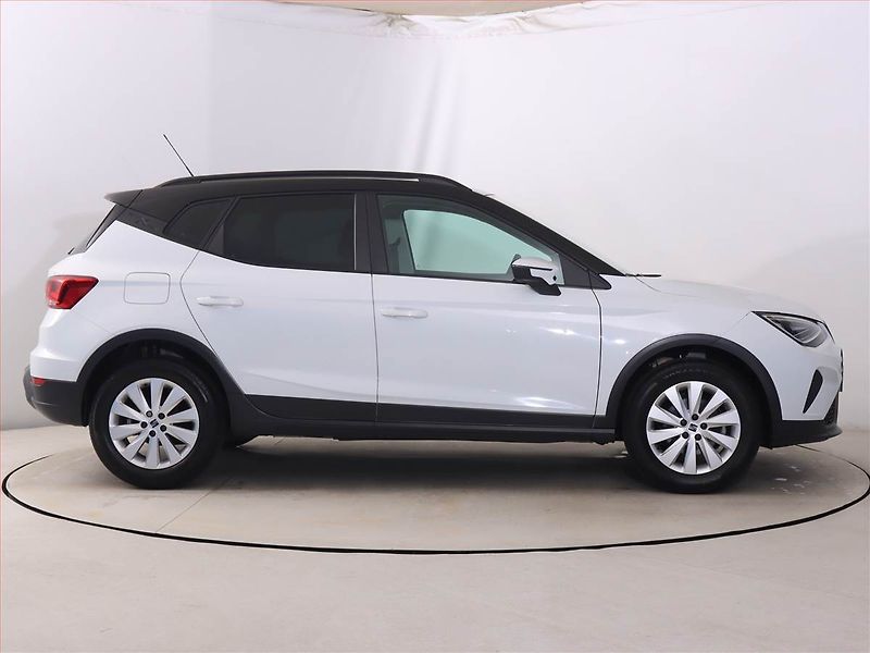 Seat Arona (2022) Xperience 1.0 TSI, Automat - fotka 6 z 21