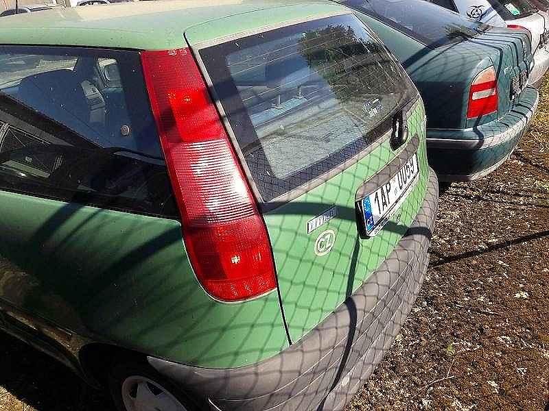 Devět let odstavený Fiat Punto
