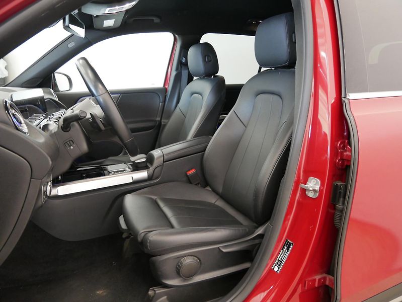 Mercedes-Benz GLB - fotka 6 z 6