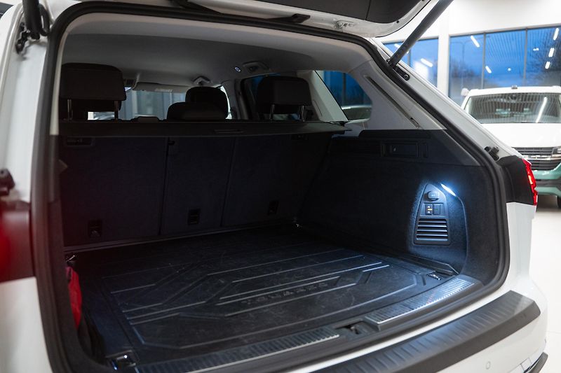 Volkswagen Touareg (2022) 3.0TDI 210KW 4X4 1ČR NOVÁ CENA - fotka 15 z 39