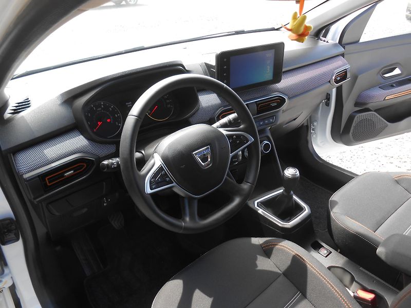 Dacia Sandero STEPWAY,NAVI,KAMERA,18tkm - fotka 32 z 45
