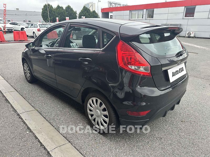 Ford Fiesta (2010) 1.3, 2.maj,ČR - fotka 2 z 3