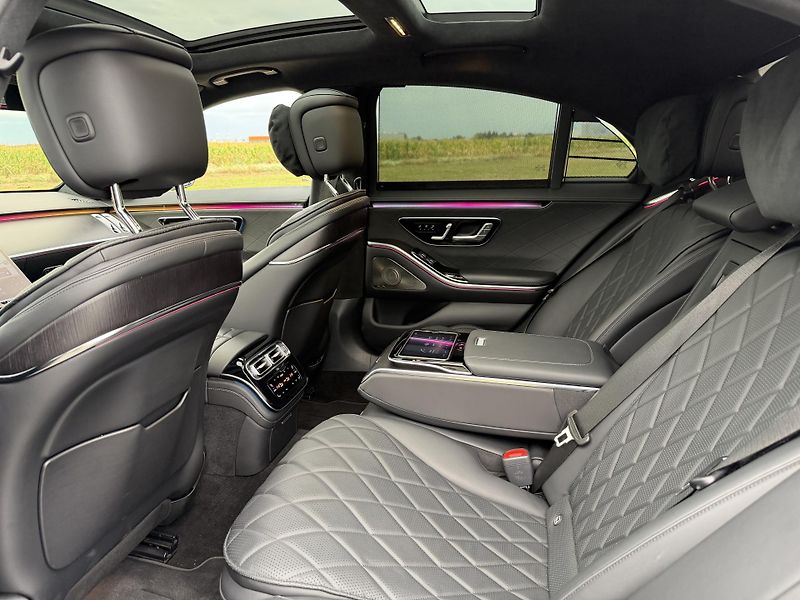 Mercedes-Benz Třídy S 400d AMG 4M ČR DPH ZÁRUKA 6/27 - fotka 42 z 60