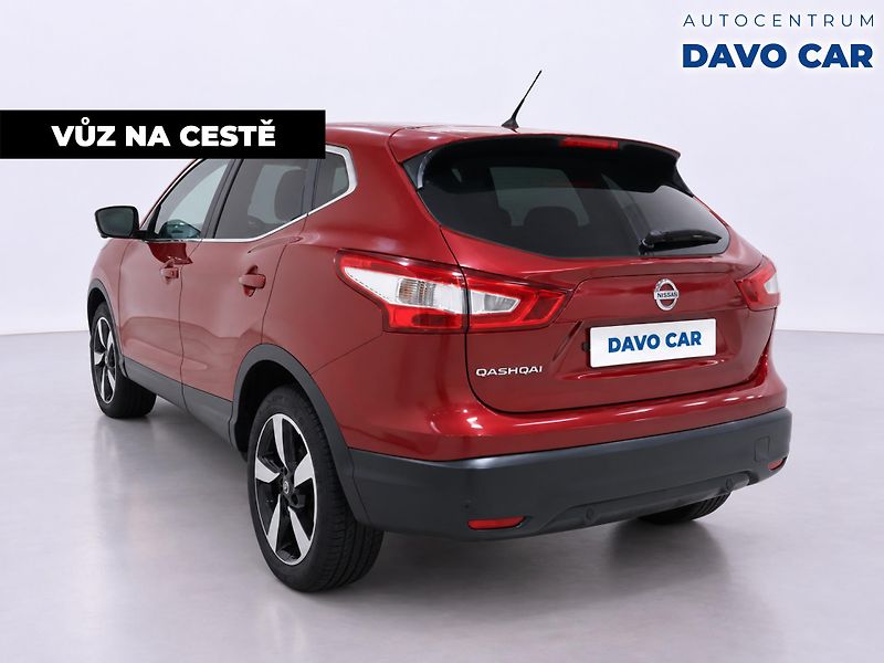 Nissan Qashqai 1,2 DIG-T 85 kW N-Connecta - fotka 2 z 10