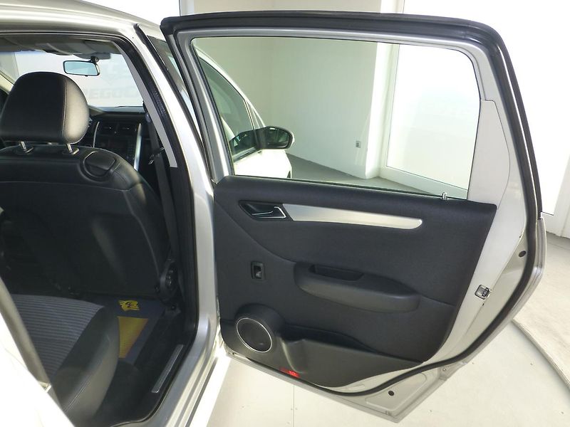 Mercedes-Benz Třídy B (2006) 2,0DCI**KLIMA**ALU KOLA - fotka 19 z 26