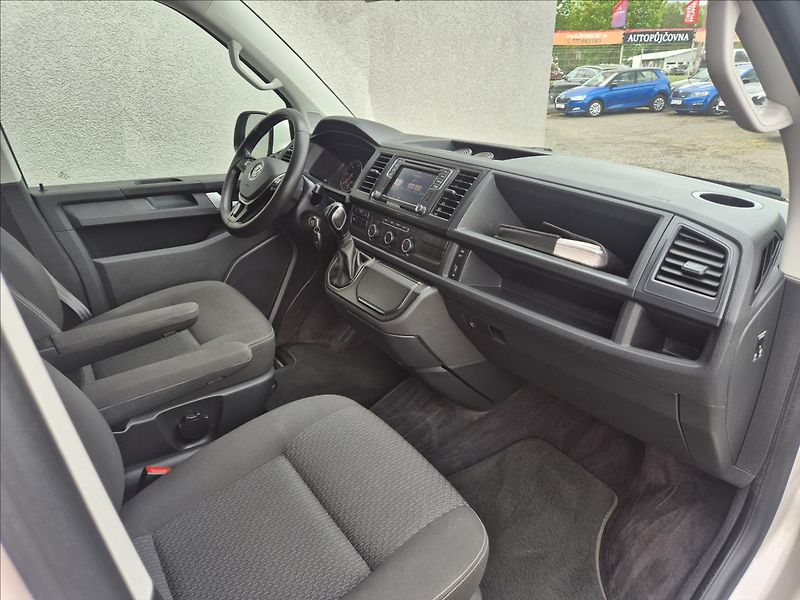 Volkswagen Multivan (2016) 2,0 TDI DSG 110Kw Webasto - fotka 24 z 39