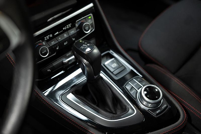 BMW Ostatní 216d Active Tourer - fotka 14 z 32