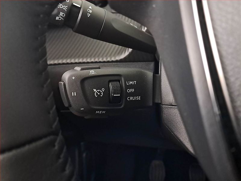 Peugeot 2008 (2025) 1.2 PureTech - fotka 18 z 20