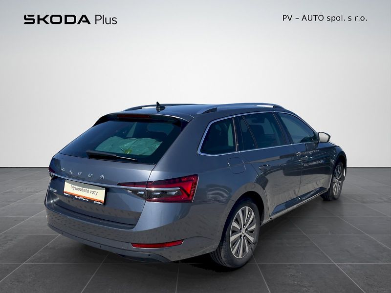 Škoda Superb (2023) 2.0 TDI 147kW DSG Style Plus c - fotka 2 z 35