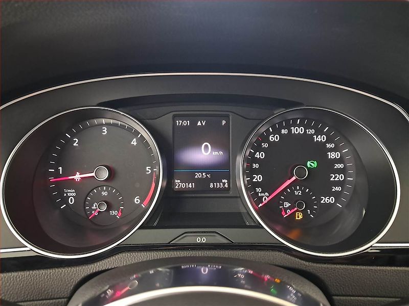 Volkswagen Passat (2017) R-Line 2.0 TDI, Automat, Kůže - fotka 11 z 19