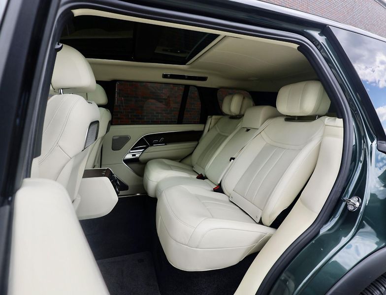 Land Rover Range Rover (2024) P460e Autobiography LWB - fotka 46 z 50