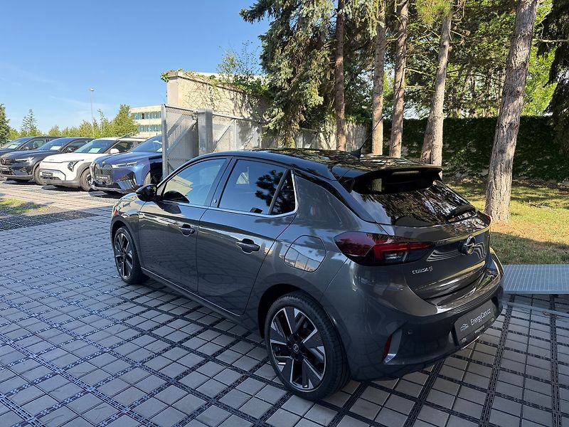 Opel Corsa e 50kWh Elegance - fotka 4 z 37