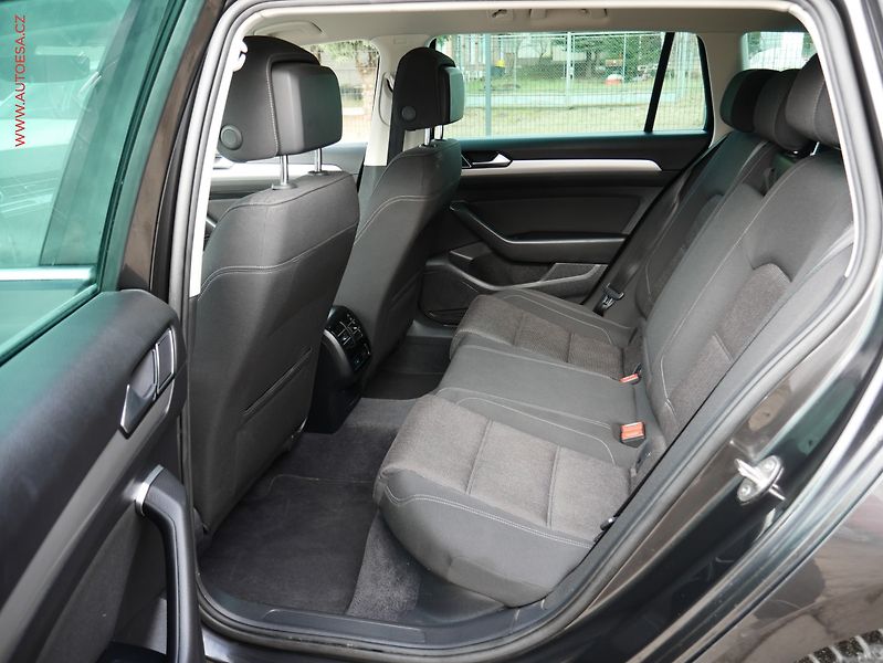 Volkswagen Passat (2017) 1.4 TSi, Comfortline, navi - fotka 10 z 19