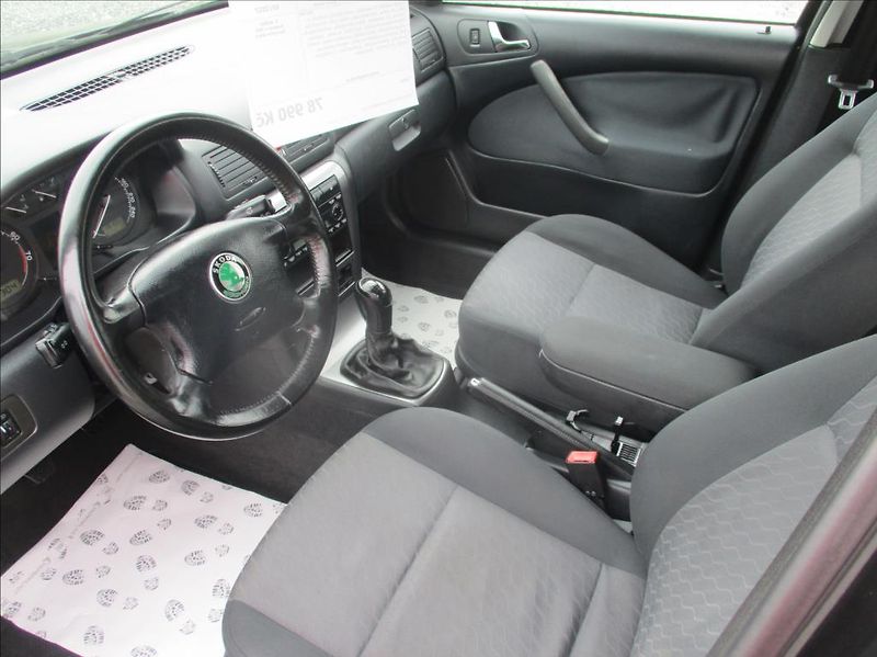 Škoda Octavia 1,6 MPI, digi klima, 1.maj, - fotka 16 z 29