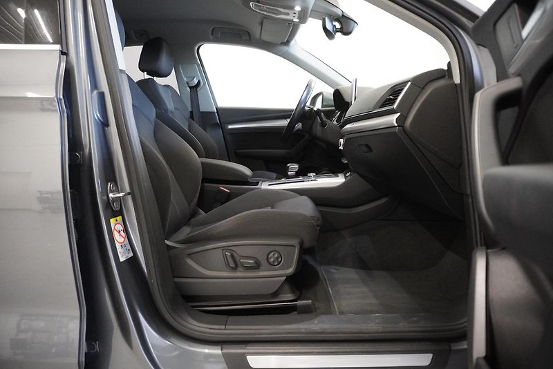 Audi Q5 2,0 40 TDI 140kW QUATTRO  - fotka 30 z 36