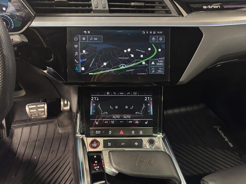 Audi SQ8 e-tron Sportback quattro Tažné - fotka 18 z 27