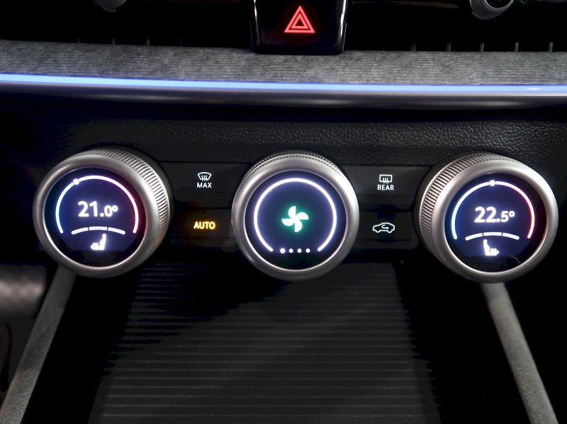 Škoda Superb (2024) SELECTION 2.0TDI 110KW DSG MAT - fotka 32 z 42