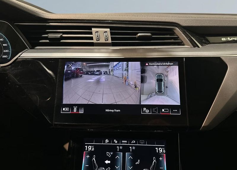 Audi Q8 e-tron 55 Q 360k Pano Tažné BLIS - fotka 14 z 22