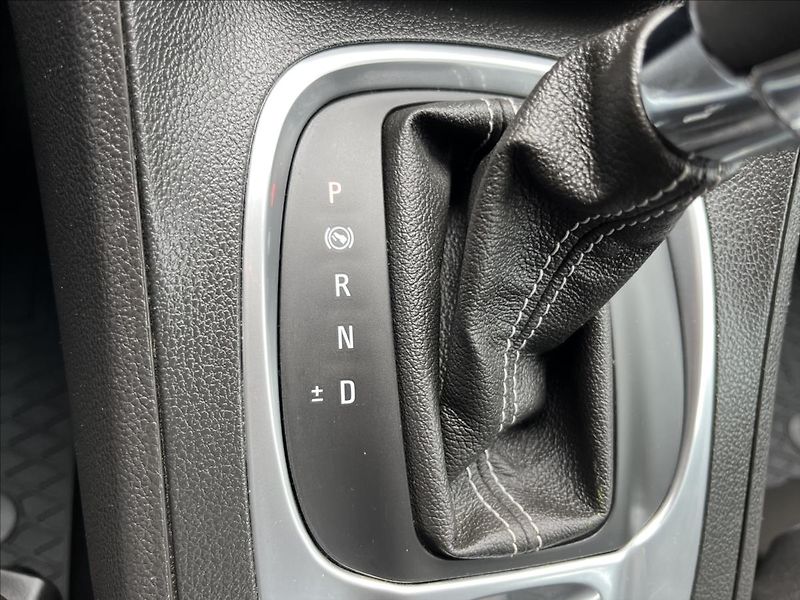 Opel Meriva 1,4 i 88KW AUTOMAT AC SERVIS - fotka 19 z 39