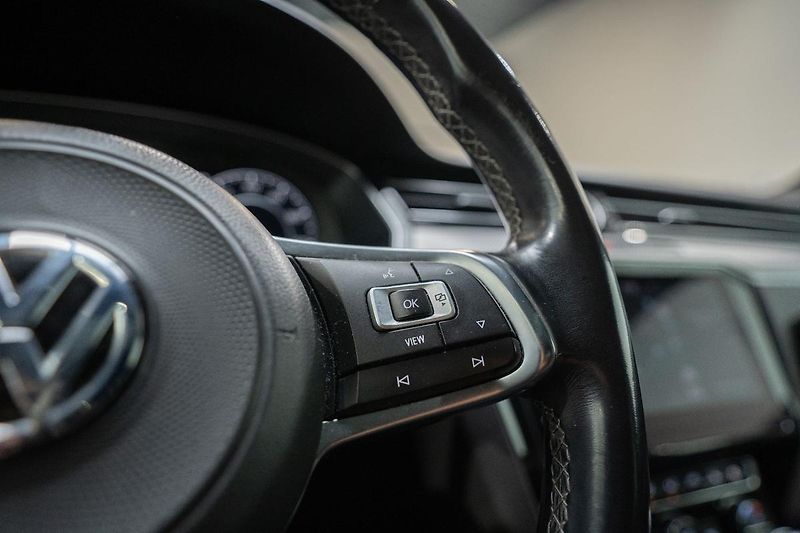 Volkswagen Arteon 2.0 TDI R-Line 140 kW - fotka 18 z 34