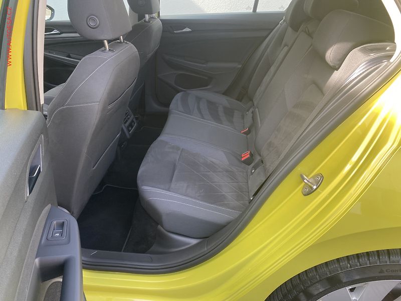 Volkswagen Golf (2021) 1.5 TSi, ČR, DSG, LED - fotka 10 z 20