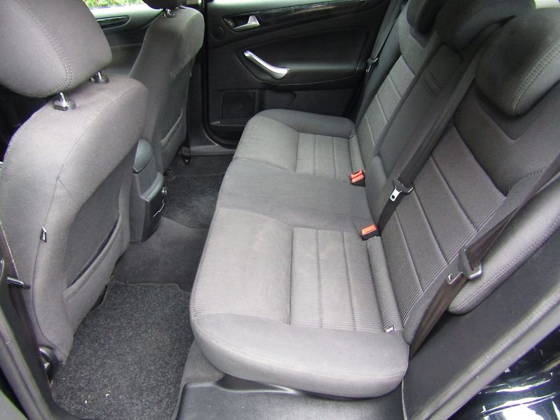 Ford Mondeo (2011) 1.6 TDCi 85kW - fotka 22 z 45