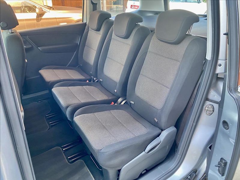 Volkswagen Sharan 2,0 TDI 103kW / DSG / VÝHŘEV - fotka 12 z 46