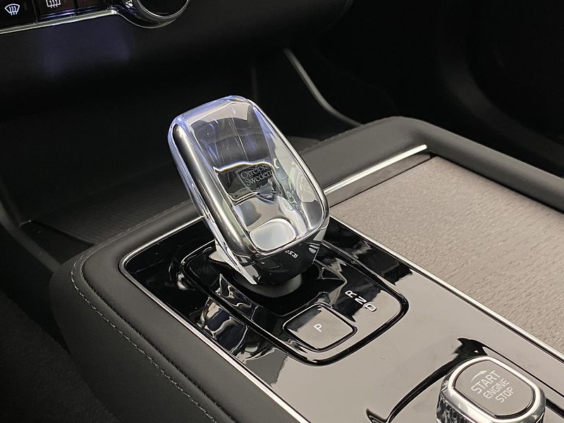 Volvo XC90 (2026) T8 AWD Plug-in DARK ULTRA - fotka 38 z 76