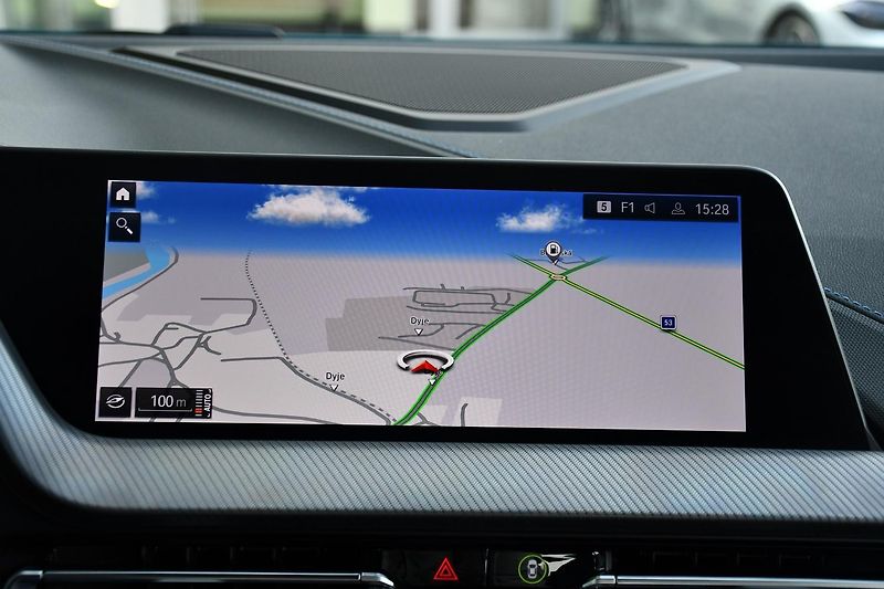 BMW Řada 2 218d M-SPORT 1M ČR 3LZÁRUKA - fotka 29 z 42