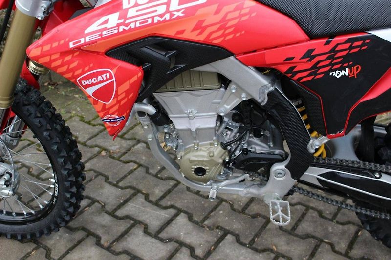 Ducati (2025) DESMO MX 450 2025 25 MTH AKCE - fotka 6 z 9